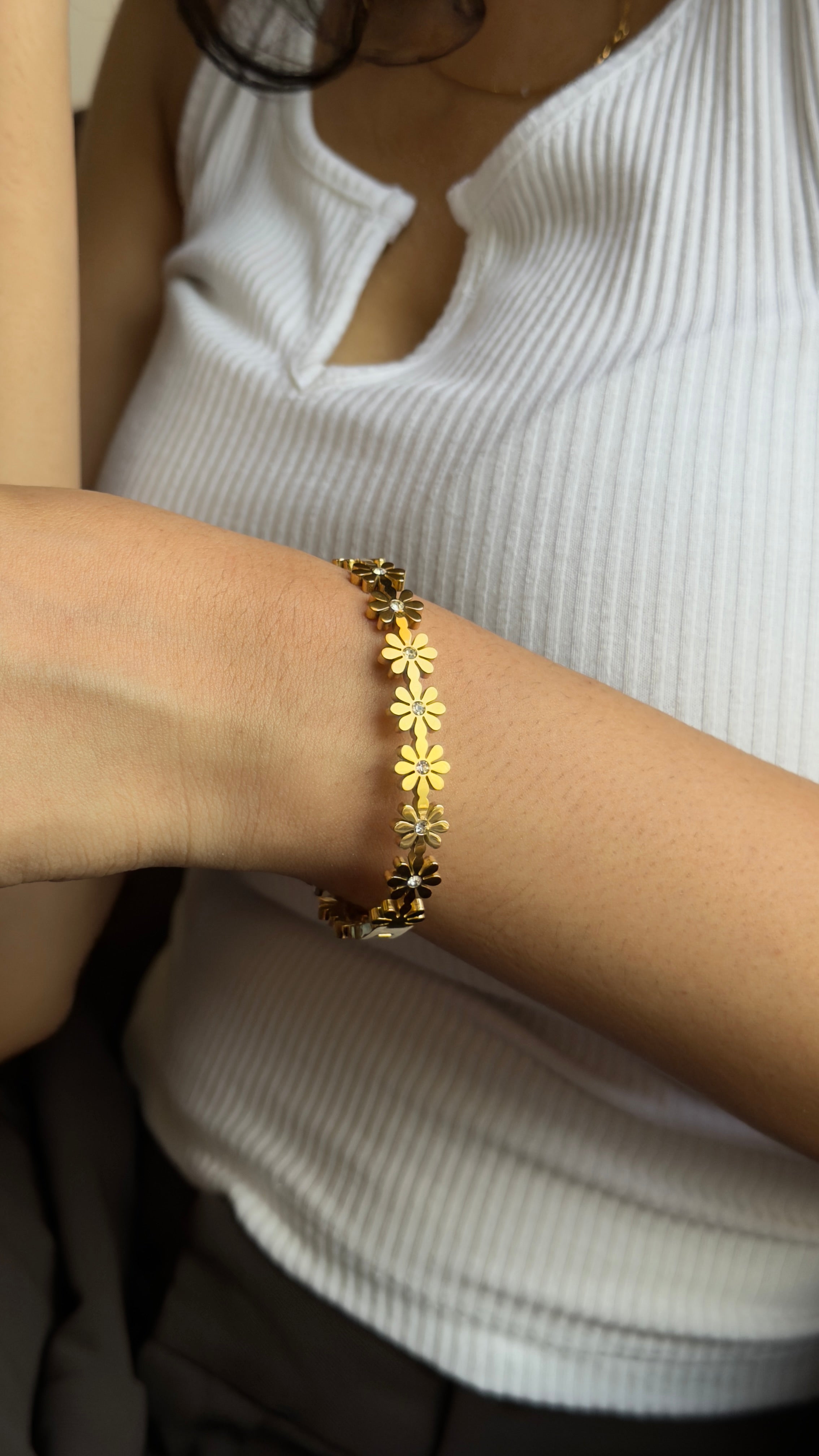Daisy Bloom Crystal Kada