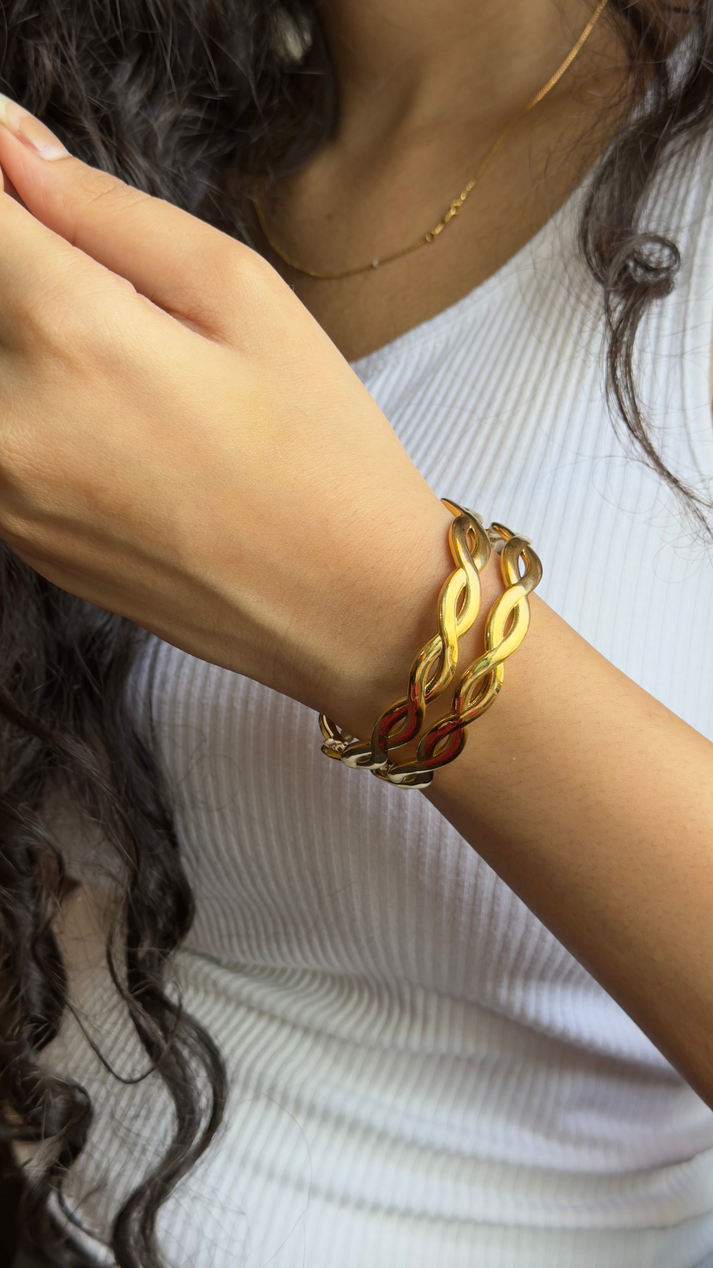 Aurelia Wave Cuff Kada