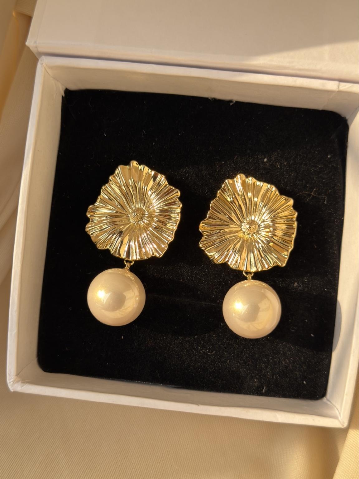 Pearl Radiance Earrings