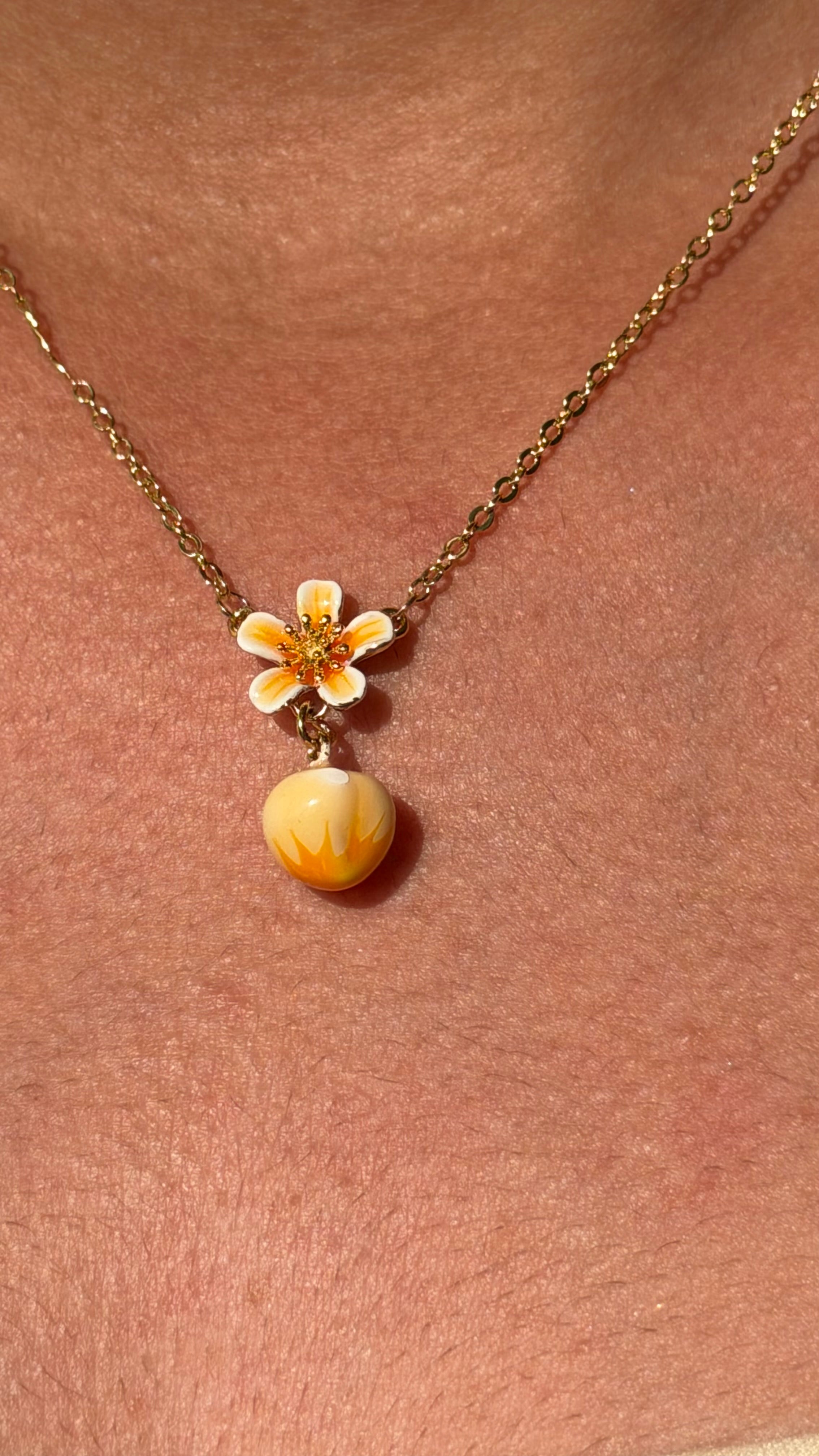 Sun petal Charm Necklace