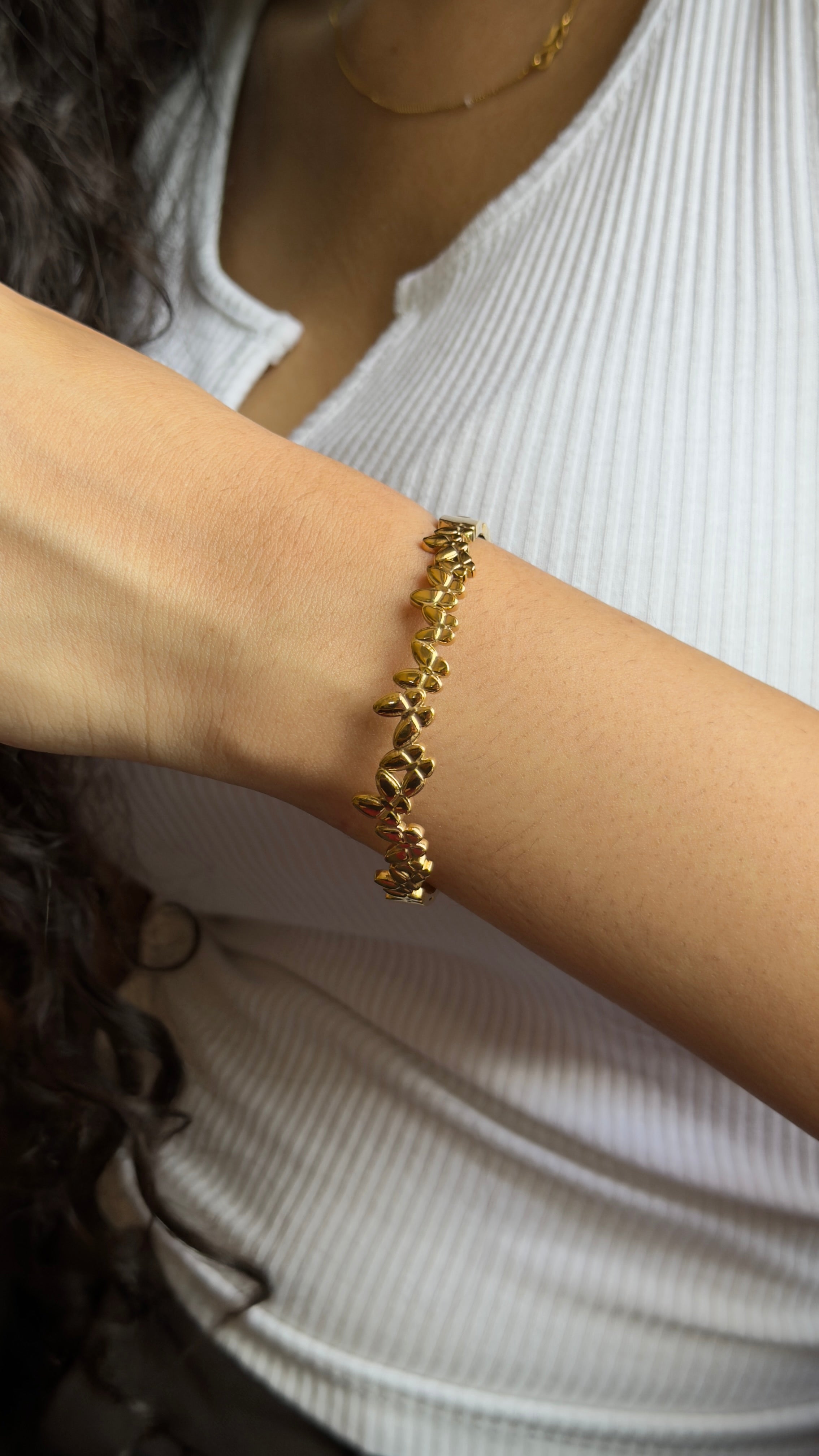 Flutter Glow Butterfly Kada