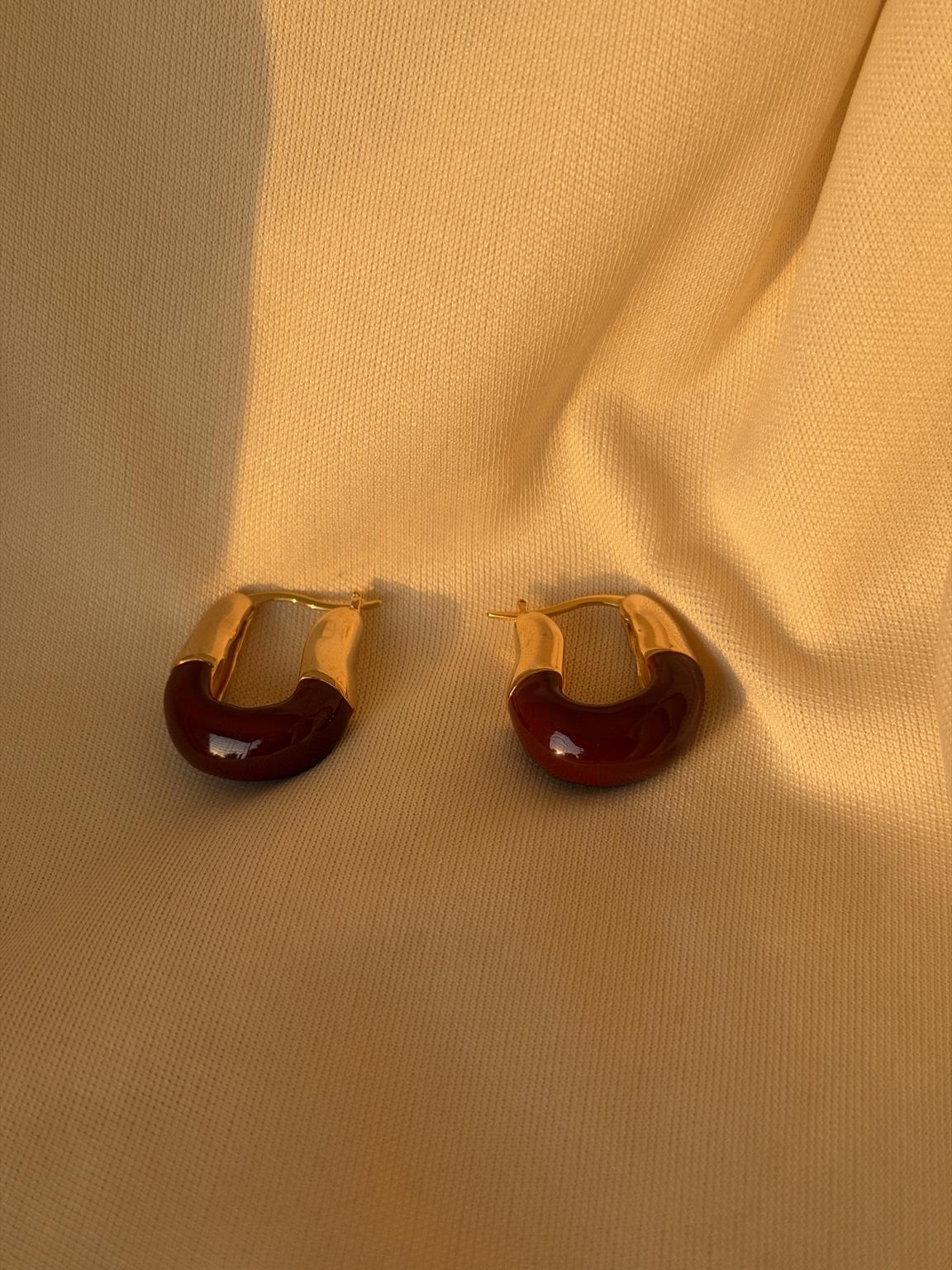 Merlot Muse Hoops