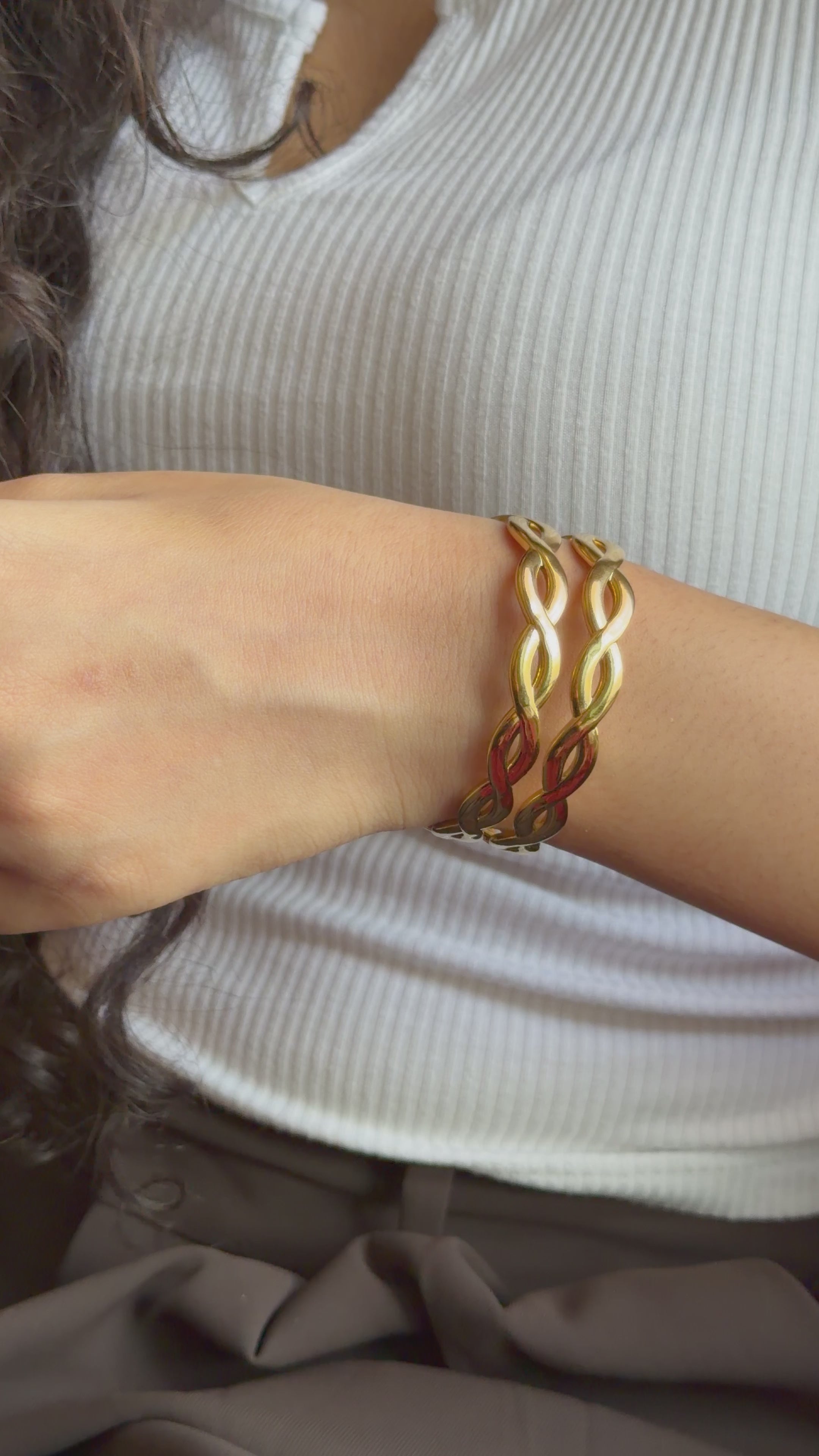 Aurelia Wave Cuff Kada